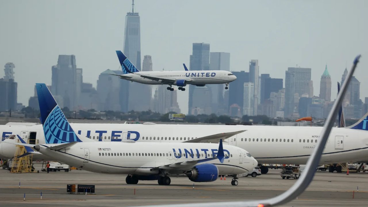 United Airlines CEO: ‘Brand loyalty wins’