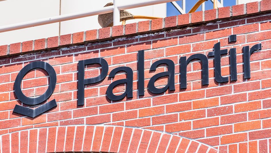 Palantir Stock Surges Nearly 30%. Did Q2 Beat Slay Worries Over OpenAI, Anthropic?