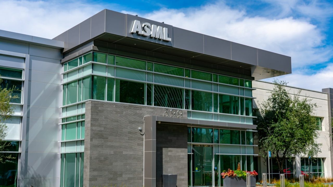 Price Prediction: ASML Could Hit $2,000+ in 12 Months With AI Demand Fueling Lithography Growth