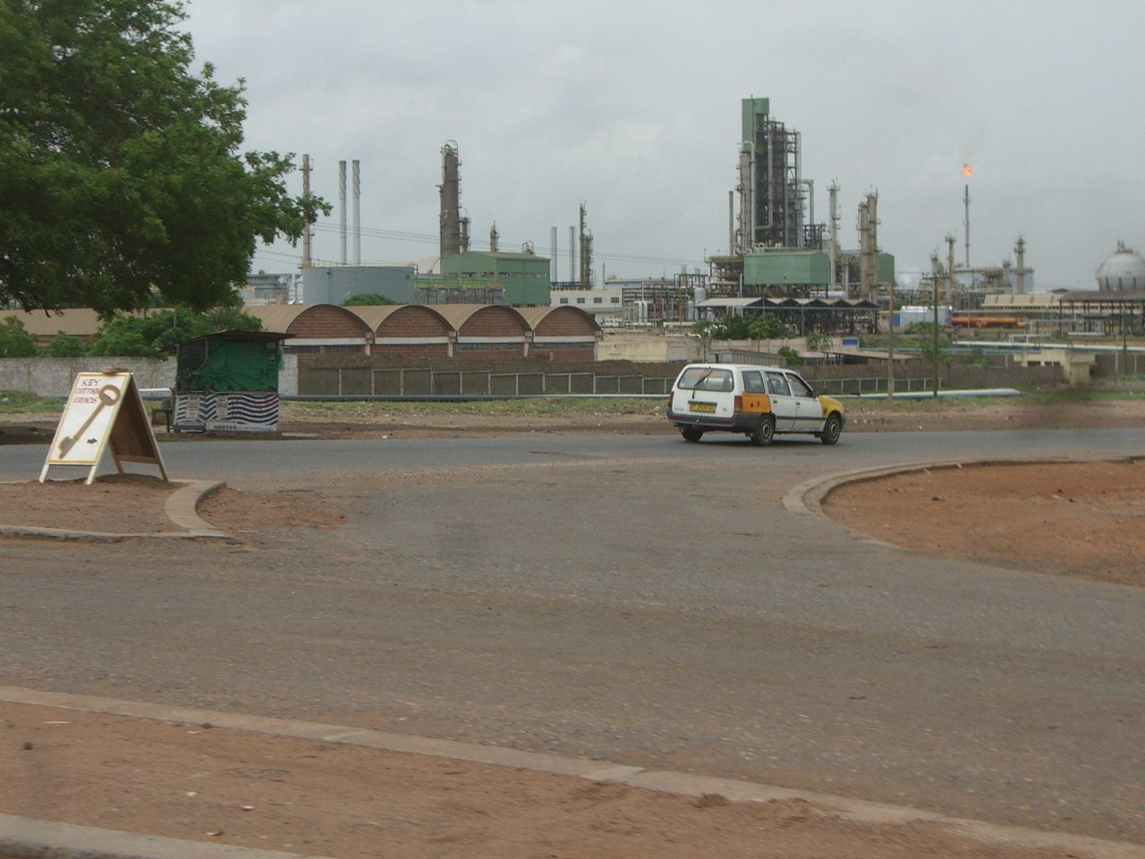 Ghana Orders Refineries to Pay for Local Crude in Local Currency