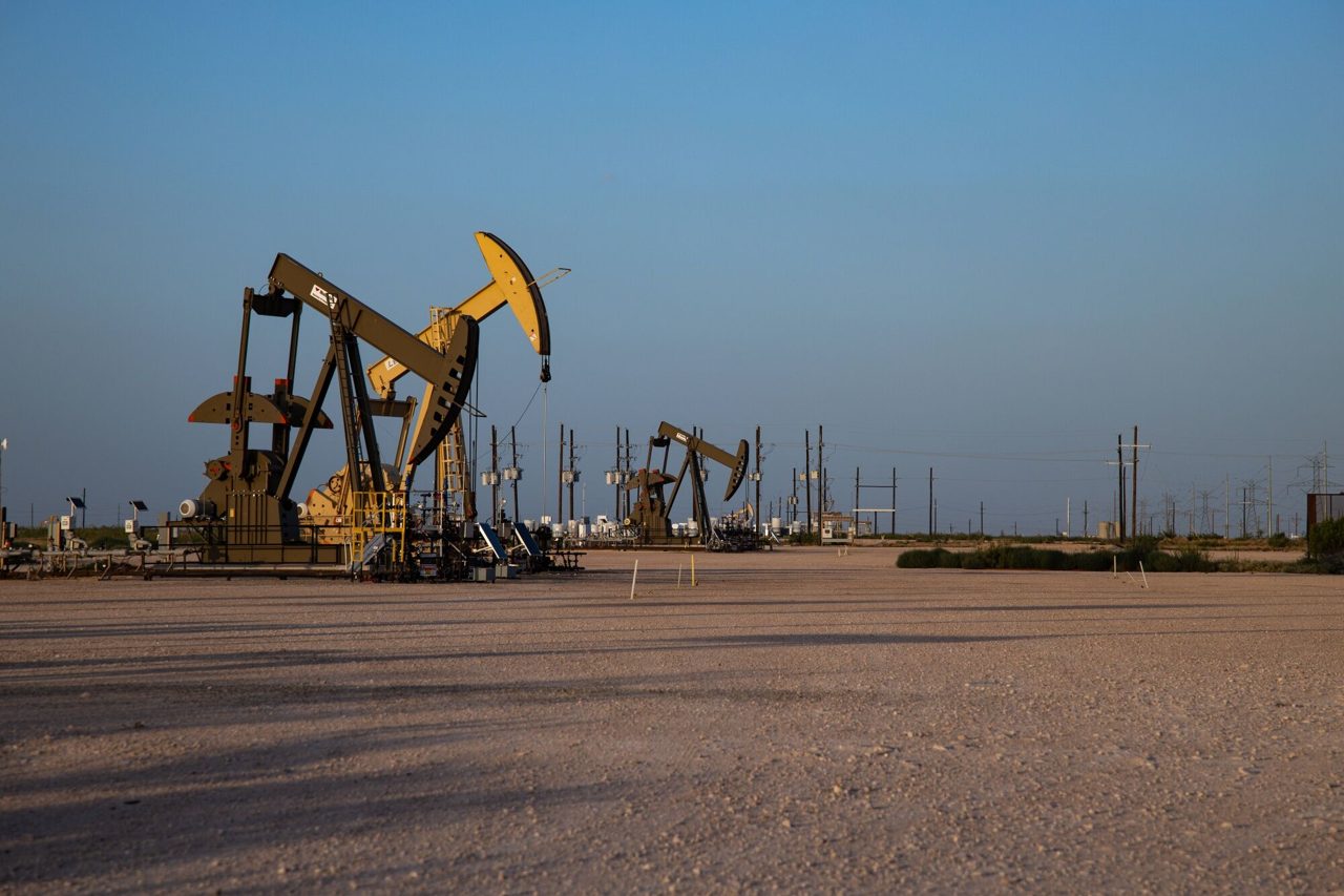 Trump to Discuss High Fuel Prices With Oil Refiners Next Week